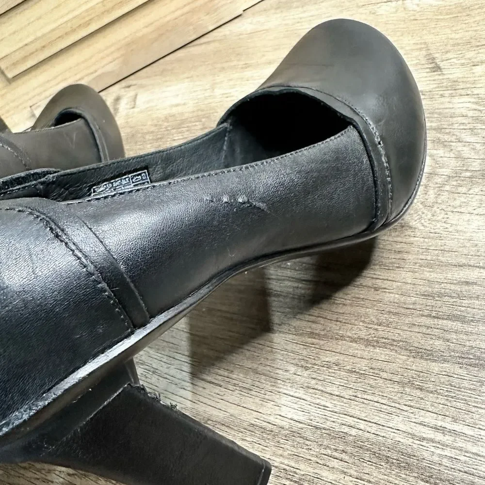Tsubo Black Women’s 8.5 Leather Pumps Round Toe Slip On Shoes